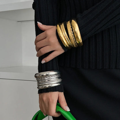 Zeenat Sculpted Bangle Set