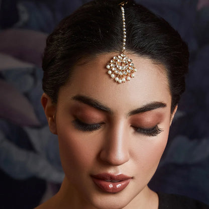 Aaina Pearl Drop Maang Tikka